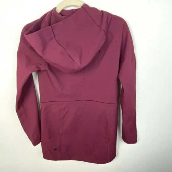 NWT Lululemon Glyde Along Softshell Rain Coat Burgundy Size 2 Waterproof‎ Jacket - Picture 14 of 14